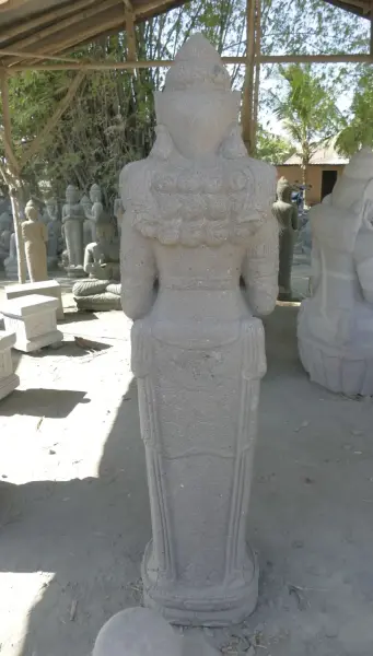 Product image 7 of the product “Standing Sri Dewi. Made from riverstone. Height 175cm ”